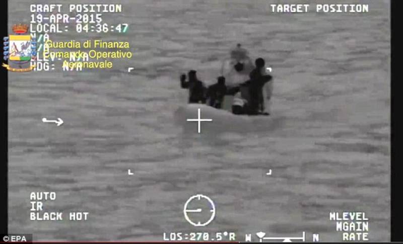 migranti naufragio nel canale di sicilia image a 5 1429471700590