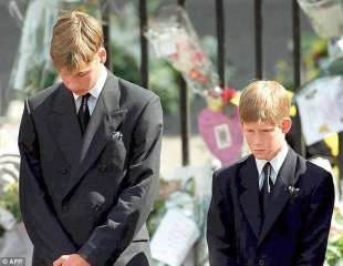 william e harry al funerale della madre