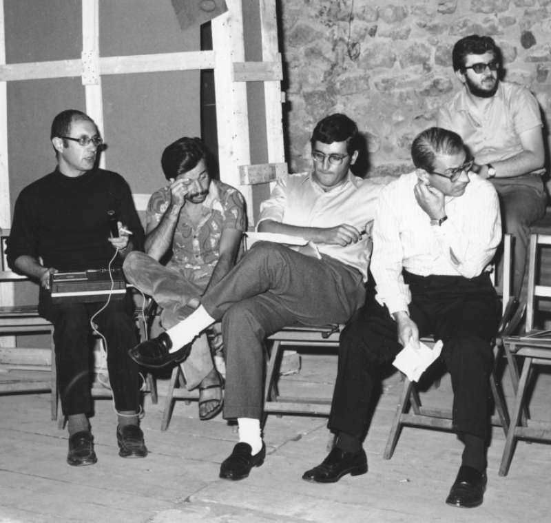 Tommaso Trini, Achille Bonito Oliva, Germano Celant, Filiberto Menna, Marcello Rumma. “Arte Povera + Azioni Povere,” Amalfi, Italia (1968)