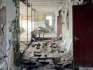 atrio della scuola, pripyat 2004