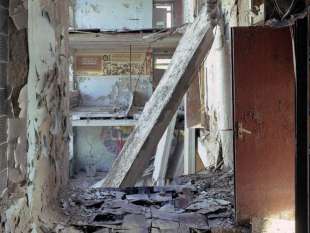 atrio della scuola, pripyat 2006