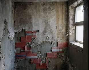 bandiere nelle scale dell’asilo nido, pripyat 2003
