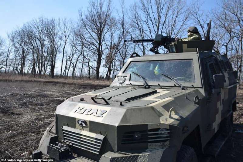 carro armato ucraino in donbass