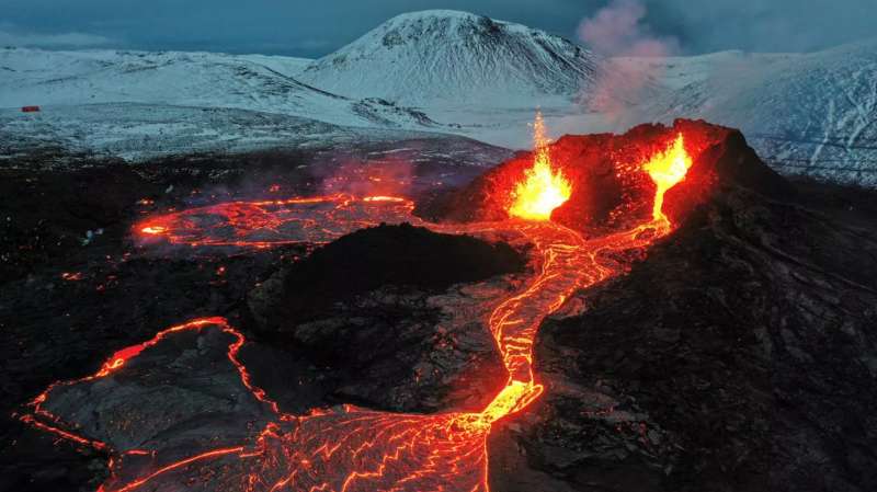 eruzione vulcano valle di geldinga, in islanda 15