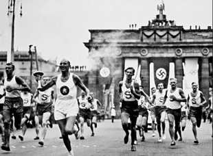 fiaccola olimpica sotto il nazismo