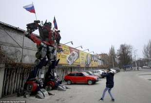 I robot apparsi a Donetsk