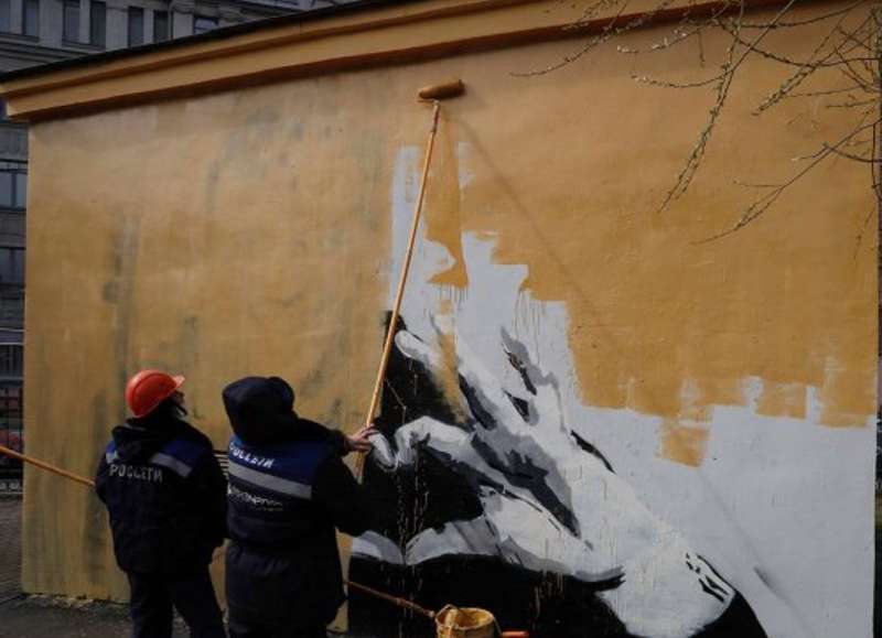 il murales dedicato ad alexi navalny cancellato a sanpietroburgo 1
