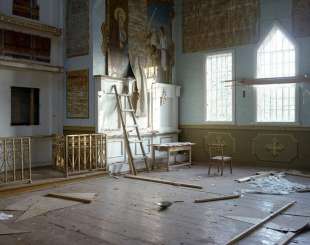 interno di una chiesa, pripyat 1998