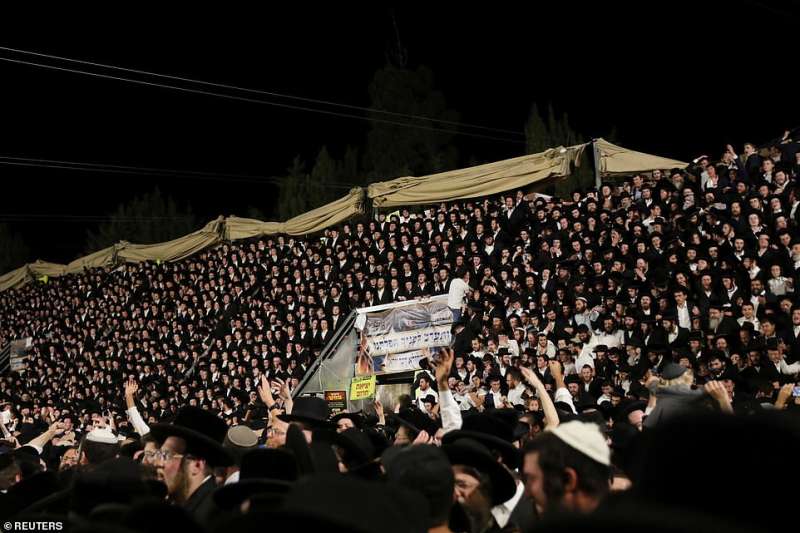 israele folla al monte meron per lag b'omer