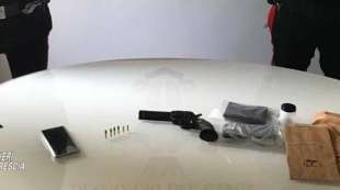 la pistola calibro 22 recuperata dai carabinieri