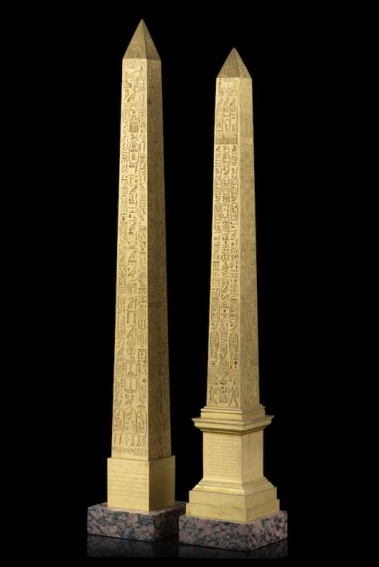 obelischi in bronzo cesellato e dorato di hopfgarten e jollage, colelzione romiti