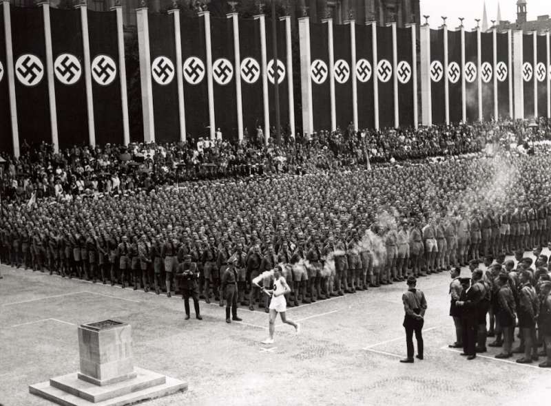torcia olimpica nel 1936