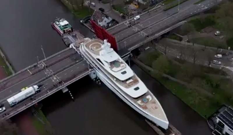 yacht sui canali olandesi 13