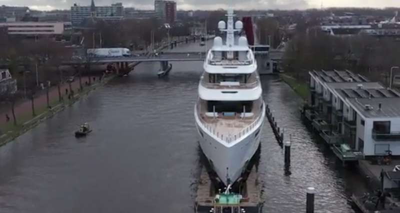 yacht sui canali olandesi 16