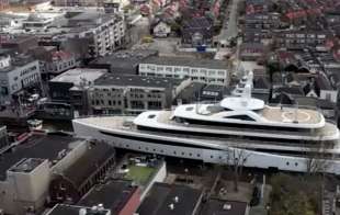 yacht sui canali olandesi 17
