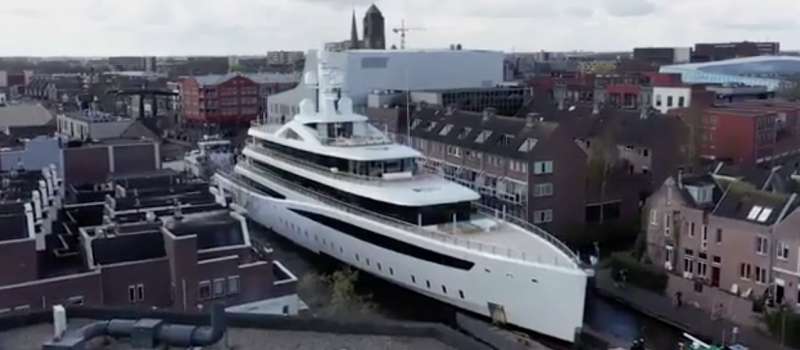 yacht sui canali olandesi 2