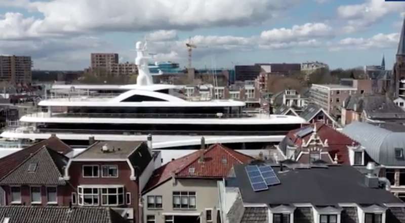 yacht sui canali olandesi 3
