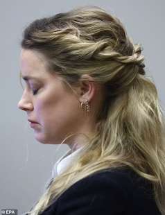 Amber Heard durante il processo in Virginia
