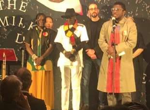 artisti dell uganda premiati alla biennale di venezia 4