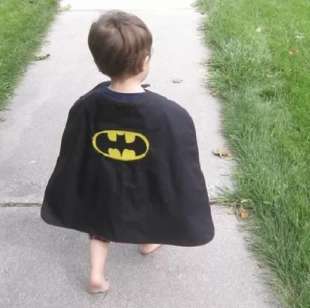 Bambino vestito da batman - Dago fotogallery