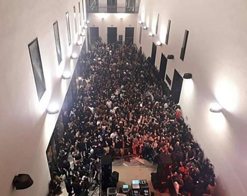 festa abusiva all universita statale di milano