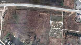 foto satellitari della fossa comune a manhush