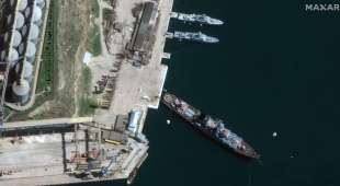 la nave moskva vista dal satellite