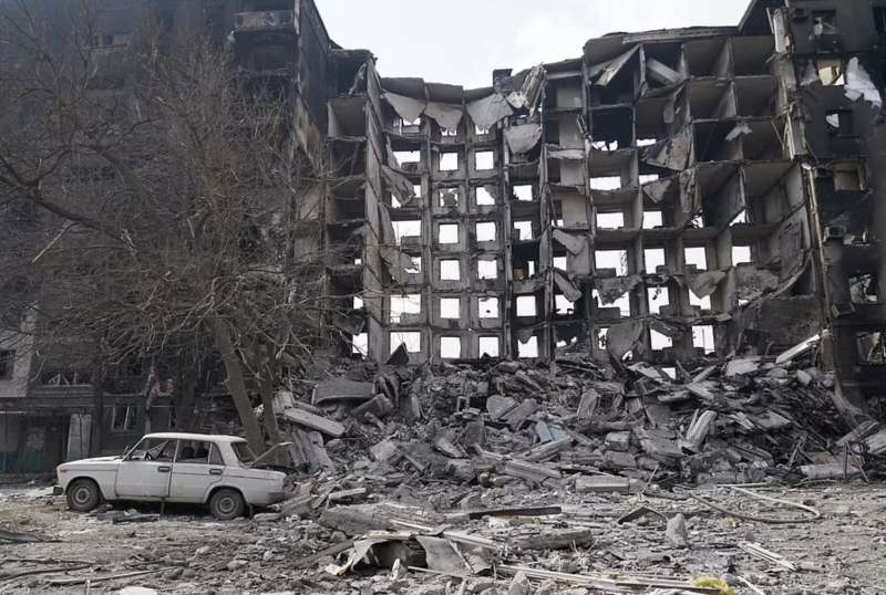 mariupol devastata dai bombardamenti russi