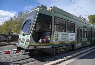 roma il suv di ciro immobile si schianta contro un tram 3