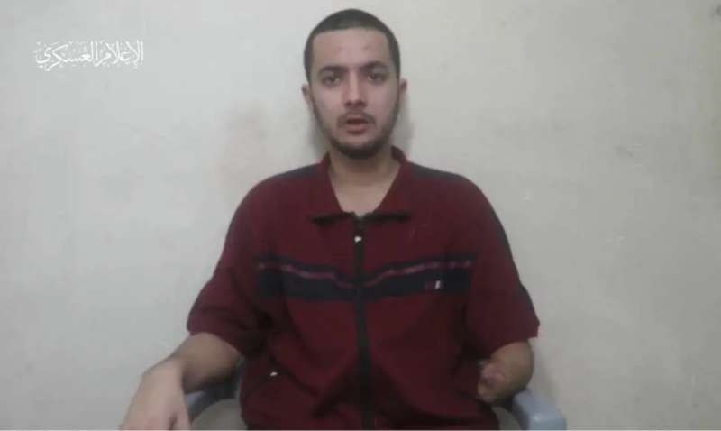 il video di hersh goldberg polin, ostaggio israeliano con il braccio amputato