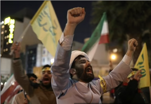 iraniani festeggiano attacco a israele 11