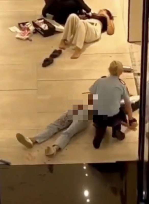 persone ferite nel centro commerciale di sydney
