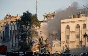 raid israeliano contro l ambasciata iraniana a damasco, in siria 1