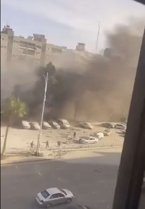raid israeliano contro l ambasciata iraniana a damasco, in siria 6