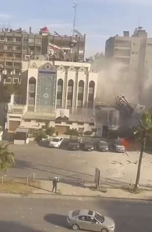 raid israeliano contro l ambasciata iraniana a damasco, in siria 7