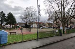 souffelweyersheim la scuola dove sono state accoltellate due bambine 1
