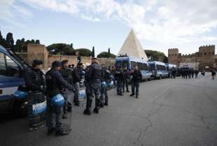 tensione tra filo palestinesi e brigata ebraica corteo 25 aprile 2024 roma 7