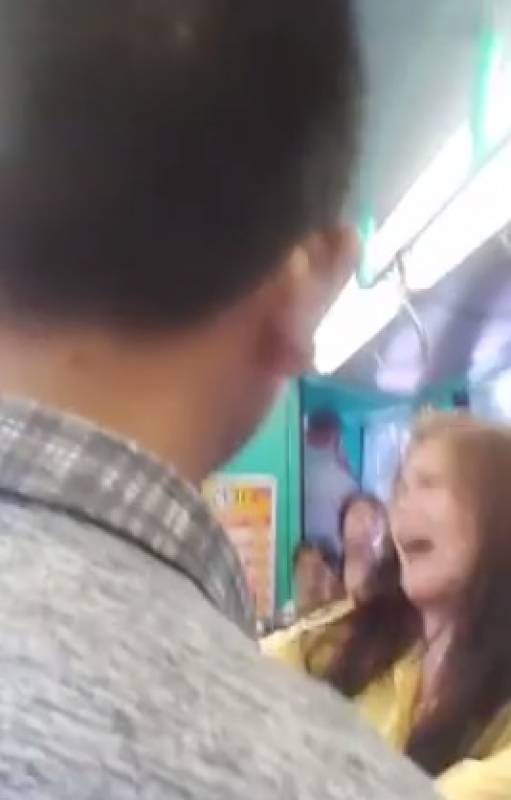donne cinesi picchiano una borseggiatrice rom a milano 4