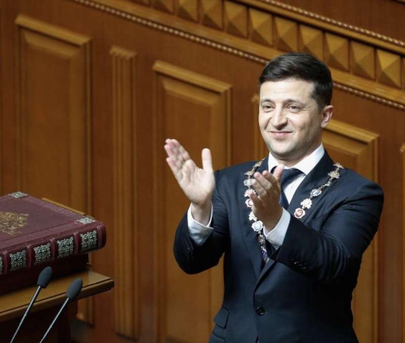 vladimir zelensky giura da presidente dell'ucraina 3