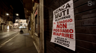 i cartelli nei negozi del centro di roma che rischiano di chiudere 7