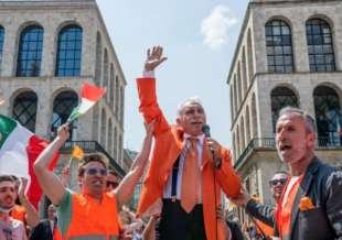 la protesta dei gilet arancioni il generale pappalardo 3