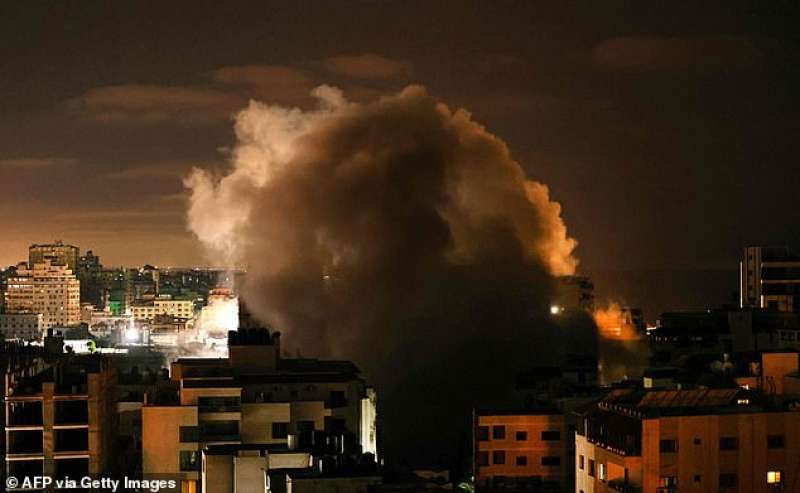 Bombe su Gaza