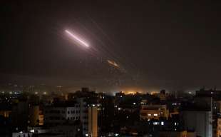israele attacca la striscia di gaza 11