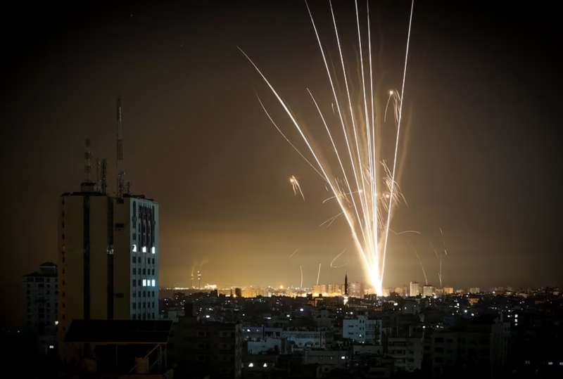 israele attacca la striscia di gaza 13