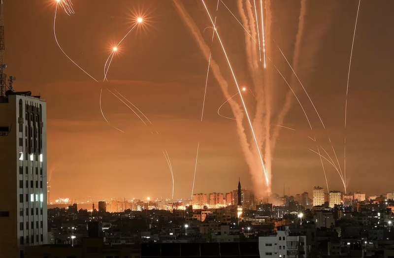 israele attacca la striscia di gaza 9