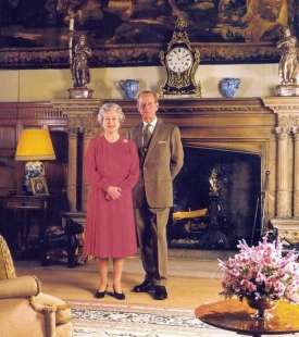 la regina e il principe filippo a sandringham house.