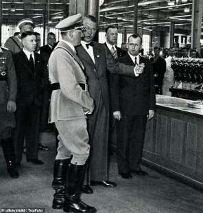Adolf Hitler e Franz-Josef Popp, CEO di BMW
