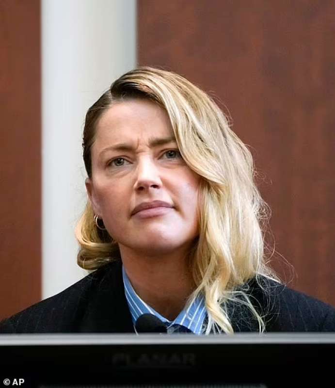 Amber Heard testimonia in tribunale 6
