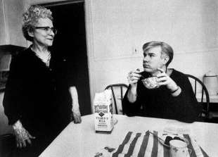Andy Warhol e madre