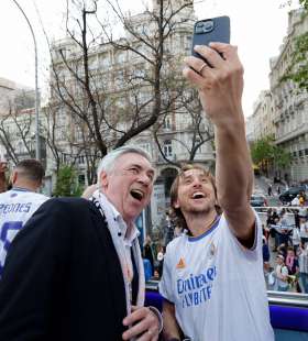 carlo ancelotti real madrid vince la liga 2022 3